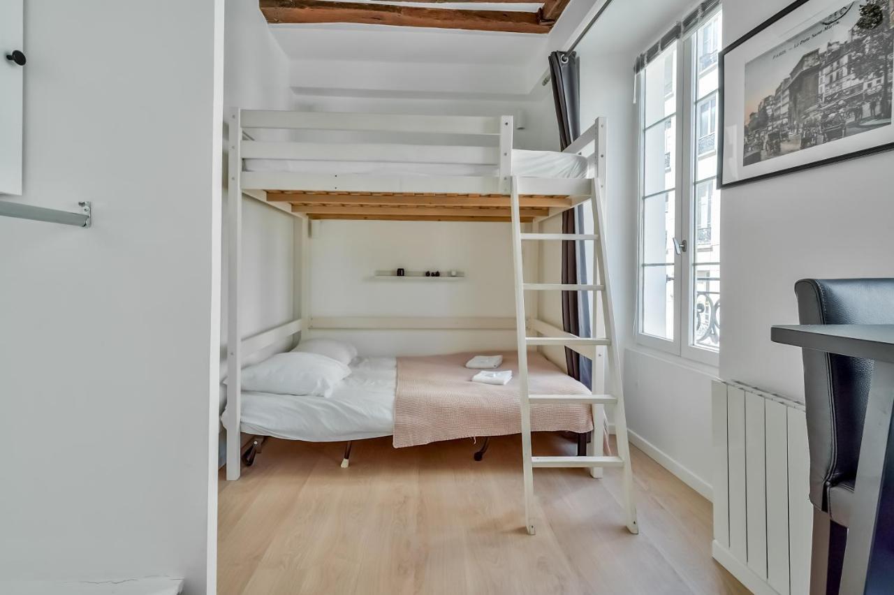Cute Mezzanine In The Heart Of Parijs
